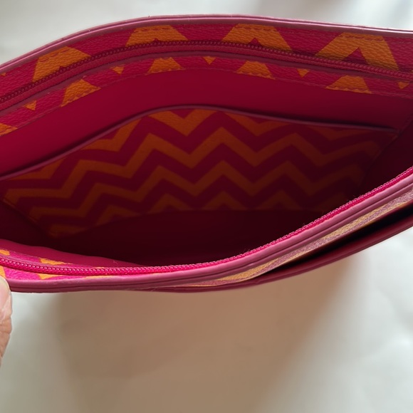 Vera Bradley Crossbody Purse Ziggy Zags Pink and Yellow Chevron Leather - Picture 4 of 12